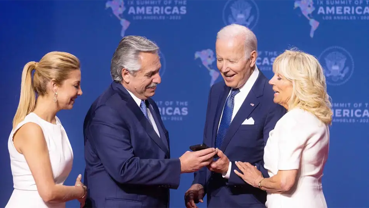 La reacción de Biden cuando Alberto le mostró una foto de su hijo