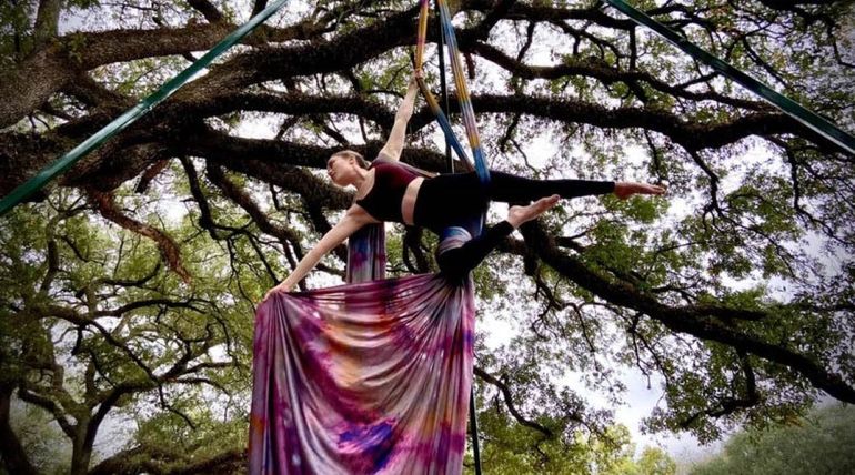 Condena millonaria a una empresa que estafó a una acróbata rionegrina