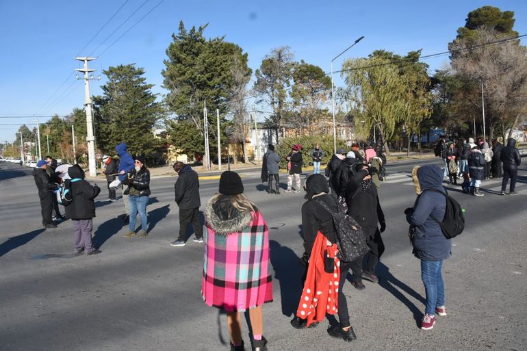 Corte total en Ruta 22 a la altura de Arroyito ¿Quiénes protestan?