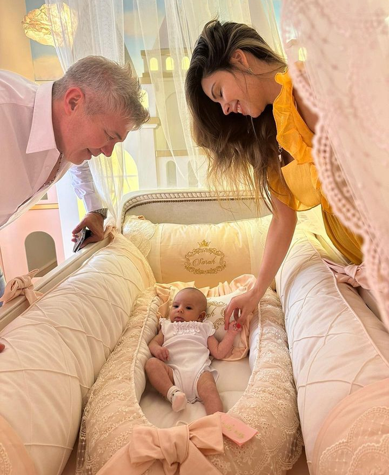 Barby Franco y Fernando Burlando armaron un dormitorio de princesa para Sarah.