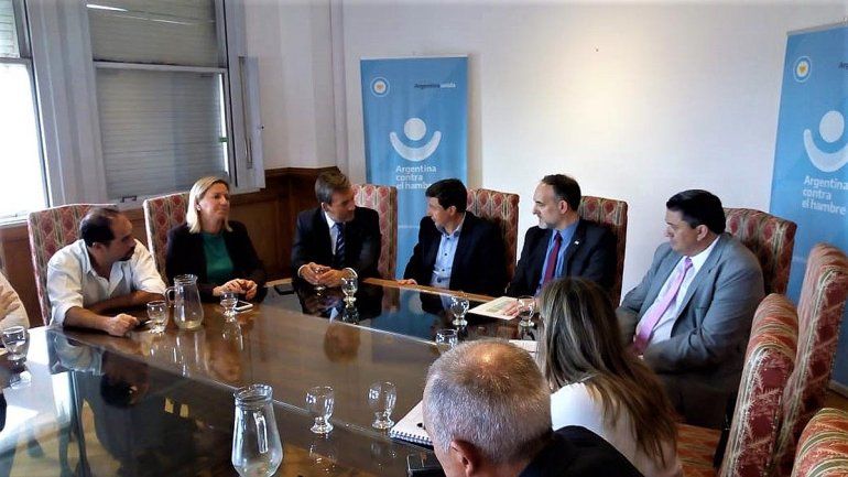 Río Negro: entregarán 20 mil tarjetas alimentAR
