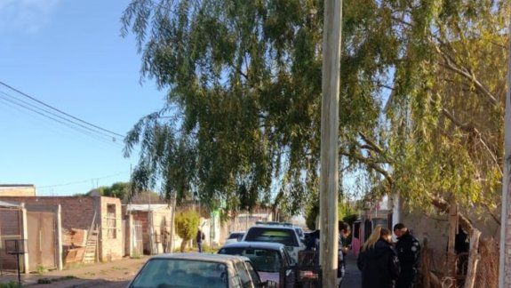 Secuestran armas reglamentarias en varios allanamientos.