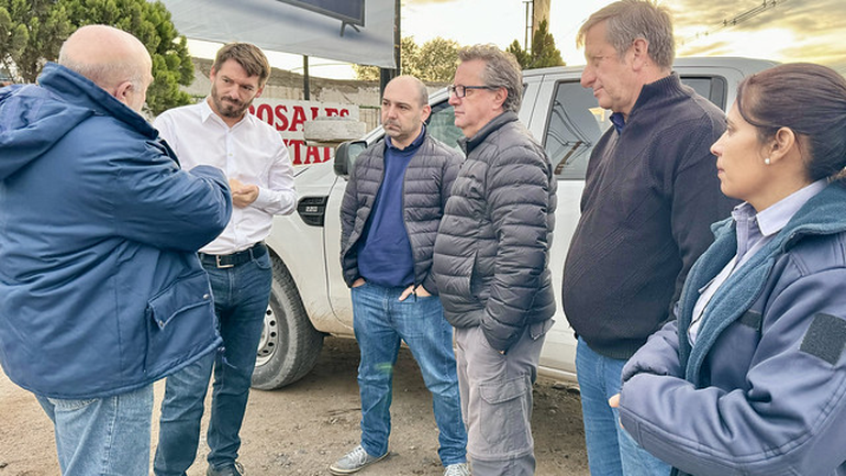 Buteler se reunió con funcionarios de Ferrosur para supervisar las obras.