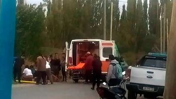 un motociclista perdio una pierna y esta grave tras un brutal choque
