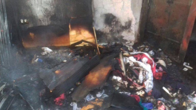 Una familia quedó en la calle tras incendiarse su casilla