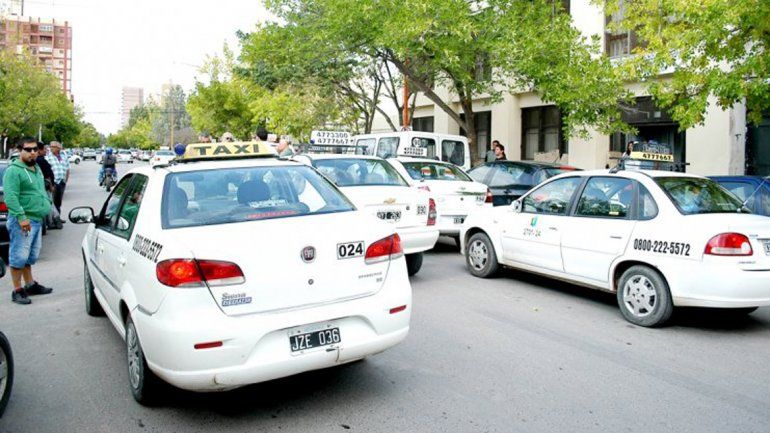 Evaluación positiva para taxistas locales