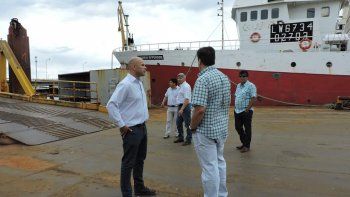 El Ministro de Agricultura, Ganadería y Pesca de Río Negro, Marcelo Martín, recorrió el puerto en el día de ayer. 