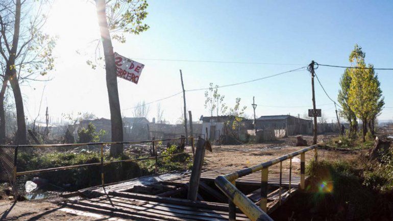 Encontraron muerto en una acequia a un joven de Anai Mapu