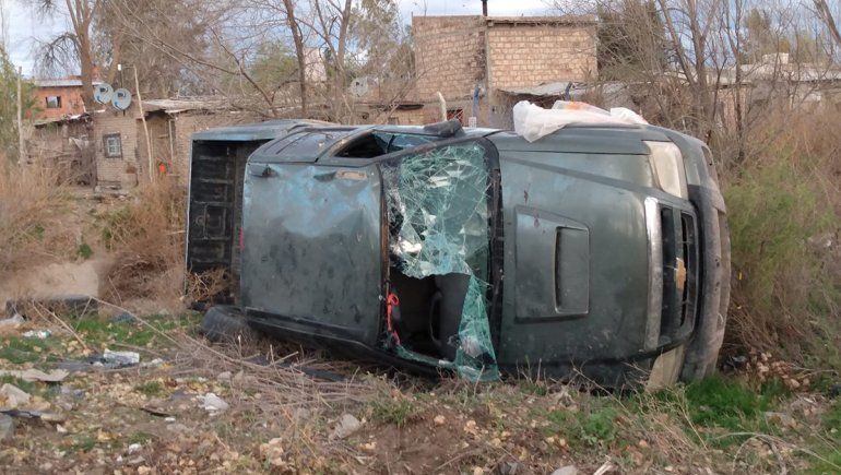 Una familia se salvó de milagro tras volcar sobre la Ruta 65