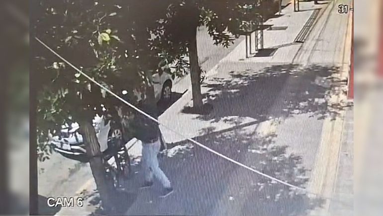 Video: el llanto y la impotencia de la víctima de un nuevo robo en pleno centro de Neuquén