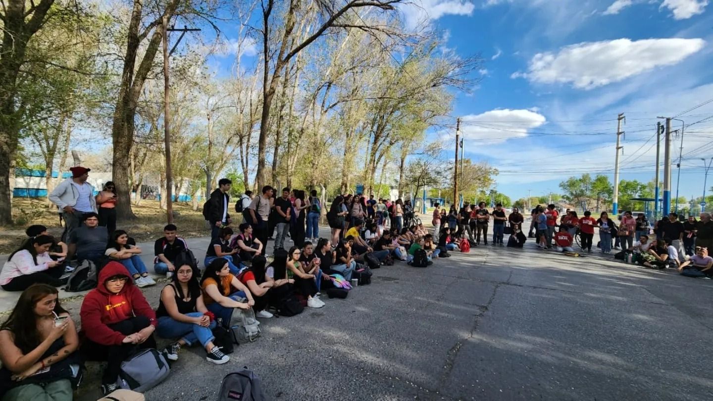 Protesta en la Universidad del Comahue. Gentileza: Dar la Nota
