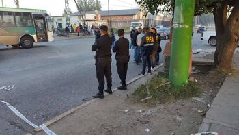 macabro hallazgo de dos brazos calcinados sobre una vereda