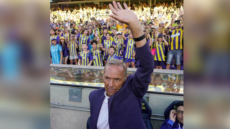 El cariño de los hinchas de Central que nunca olvidaron los campeonatos que ganaron con él.