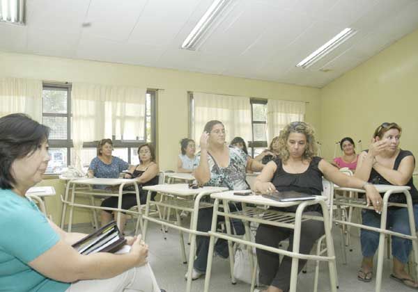 Padres exigieron soluciones a los problemas edilicios en el CET 22