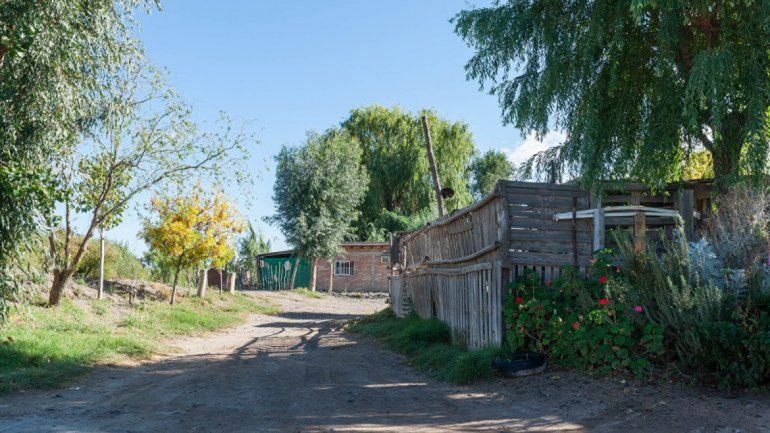 Denunció a sus vecinos por balearle el auto en el barrio Labraña