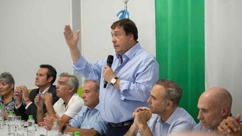 El gobernador Alberto Weretilneck fijó el piso salarial de los estatales en $500 mil.