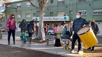 protesta en el sanatorio por el atraso en el pago de sueldos