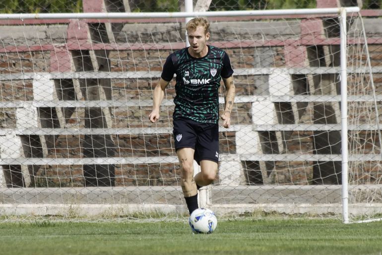 Nicolás Iachetti entró bien contra Santamarina y solo le faltó el gol. Fotos: archivo Anahí Cárdena&nbsp;