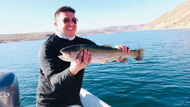 JP salió segundo en un torneo de pesca en Junín de Los Andes. JP salió segundo en un torneo de pesca en Junín de Los Andes.