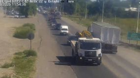 El vehículo fue interceptado por la Brigada Motorizada de Apoyo en el cruce de Ruta 22 y calle Estado de Israel. | LMCipolletti.com El vehículo fue interceptado por la Brigada Motorizada de Apoyo en el cruce de Ruta 22 y calle Estado de Israel.