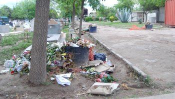 Las medidas de fuerza de ATE dejaron al cementerio en un pésimo estado.