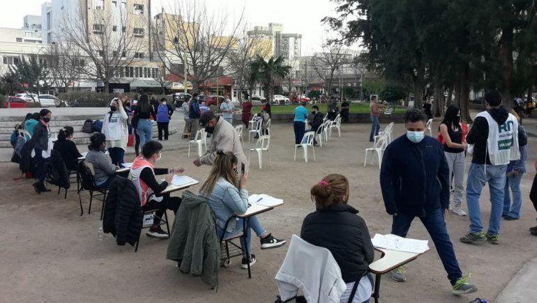 Una jornada de vacunación a demanda en la plaza San Martín sorprendió a los vecinos