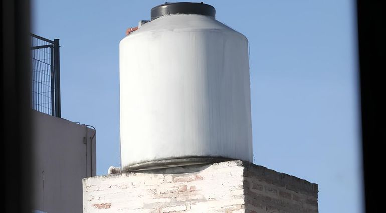 Las vecinas llegaron a un acuerdo por el problema que generaba el tanque de agua. intervino la Justicia de Paz. 