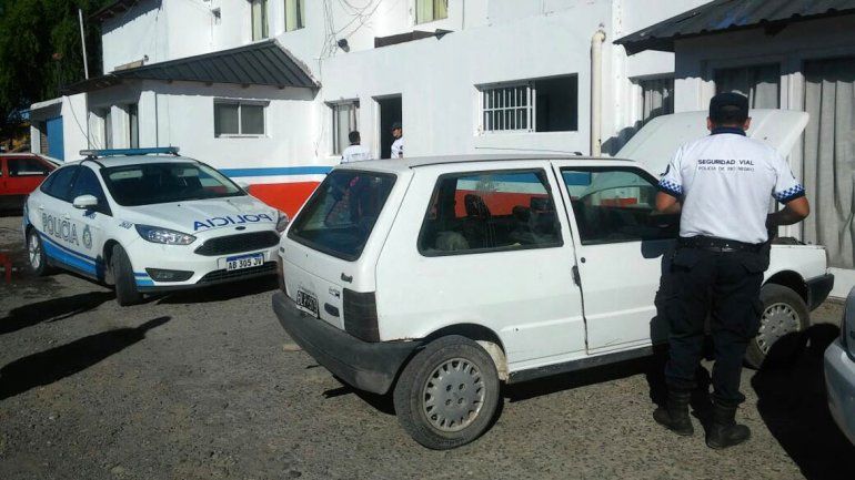 Terminó preso por agredir a su pareja: ella lo esperó 5 horas y se fueron juntos de la mano