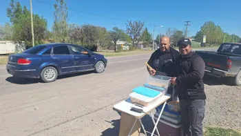 Los plomeros que ahora se las rebuscan con los churros. Daniel y Héctor en la Ruta Chica.