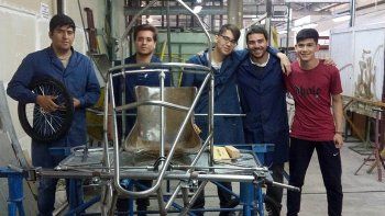 crearon un auto ecologico y necesitan ayuda para competir en buenos aires