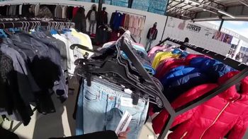 Este outlet cuenta además con un sector premium.
