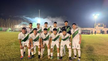 El equipo de Fernández Oro que salió a la cancha este viernes. Fue 3 a 1 a viernes en un partido increíble. El equipo de Fernández Oro que salió a la cancha este viernes. Fue 3 a 1 a viernes en un partido increíble.