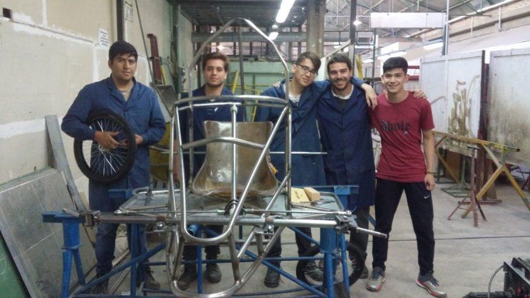 El proyecto involucra a ocho estudiantes del nivel medio.