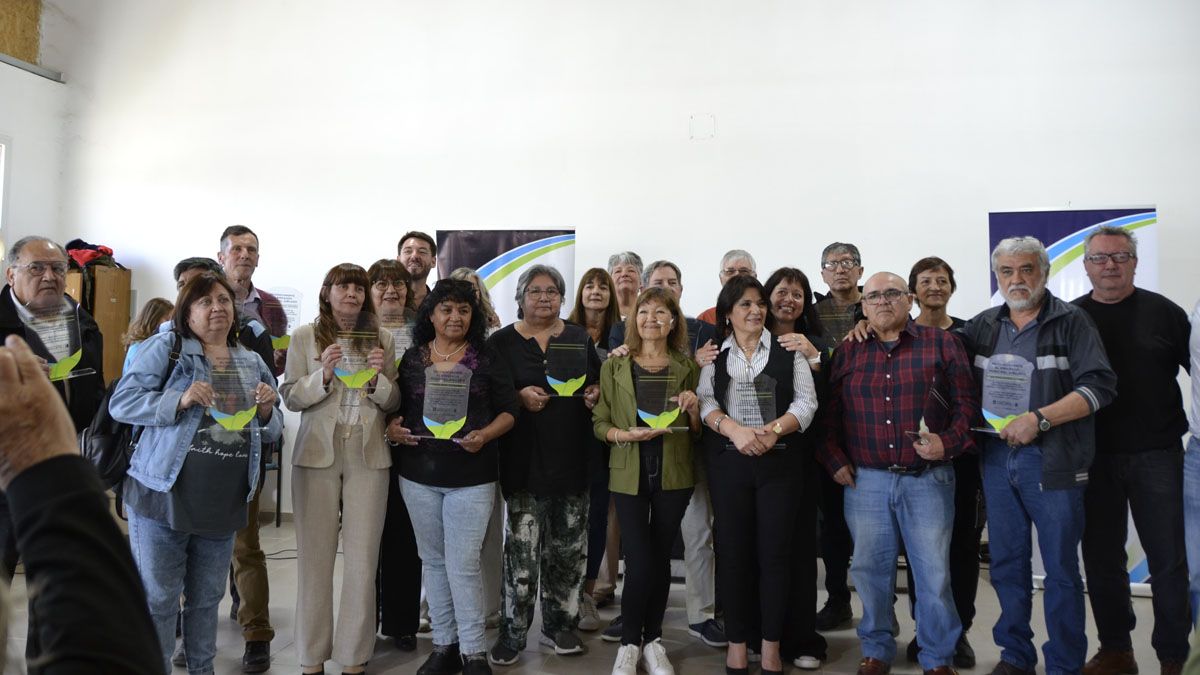 Empleados municipales de Cipolletti fueron homenajeados por su servicio a la comunidad.