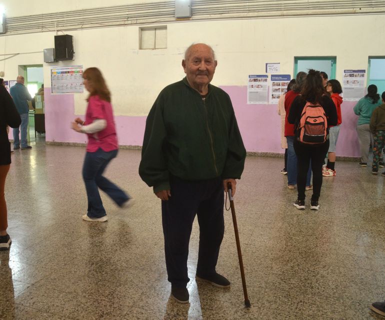 Vitoriano, a los 97 años, no dejó pasar la chance de ir a votar: 