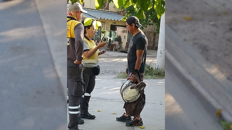Un control de tránsito sorpresa detectó a un conductor con una cantidad de alcohol en sangre que rompió el alcoholímetro.&nbsp;