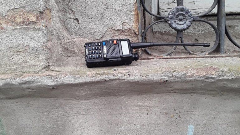 Lo atraparon in fraganti robando con un inhibidor de alarmas