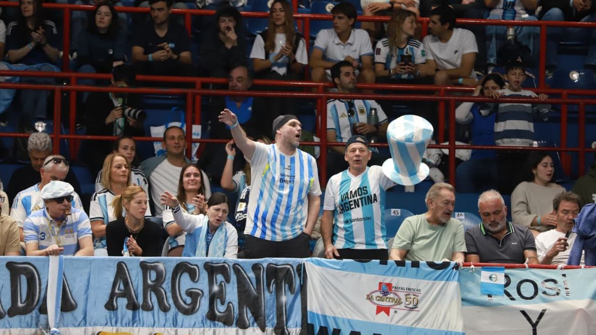 La Copa Davis se vive en el Ruca Che. Foto: Claudio Espinoza.