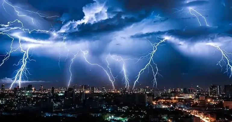 El fenómeno de la Tormenta de Santa Rosa provoca lluvias aisladas en toda la región del Alto Valle. 