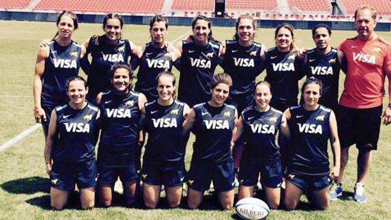 Genghini junto a la selección de rugby seven de la Argentina.
