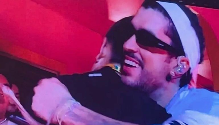 El emocionante abrazo de Nacho, el joven rionegrino, con su ídolo.