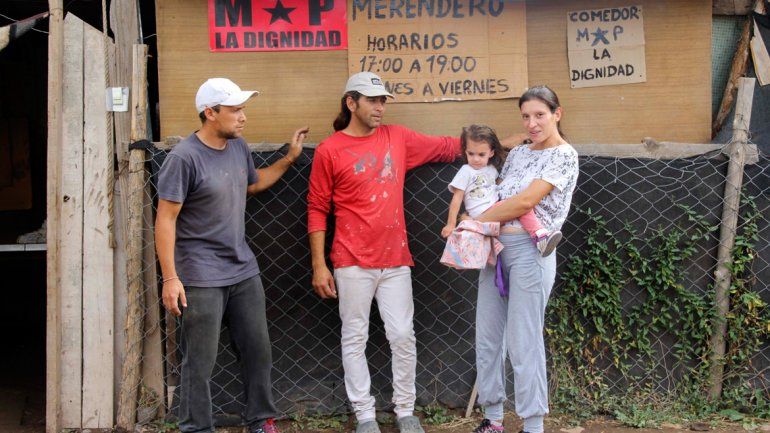 En la toma 2 de Febrero tuvieron que ampliar la asistencia a los vecinos.