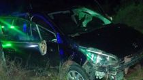 Se produjo un impactante vuelco en la Ruta 22. Se produjo un impactante vuelco en la Ruta 22.