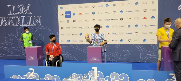 Iñaki Basiloff en lo más alto de los 200 metros libres.