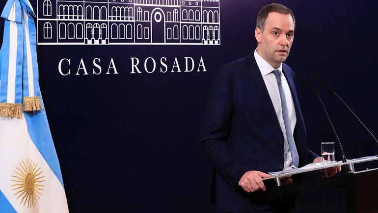 Manuel Adorni cuestionó el paro general impulsado por la CGT.