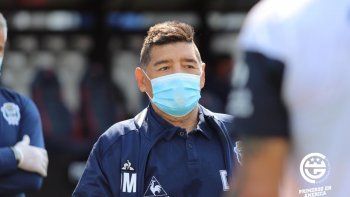 maradona fue aislado y le realizaran un hisopado