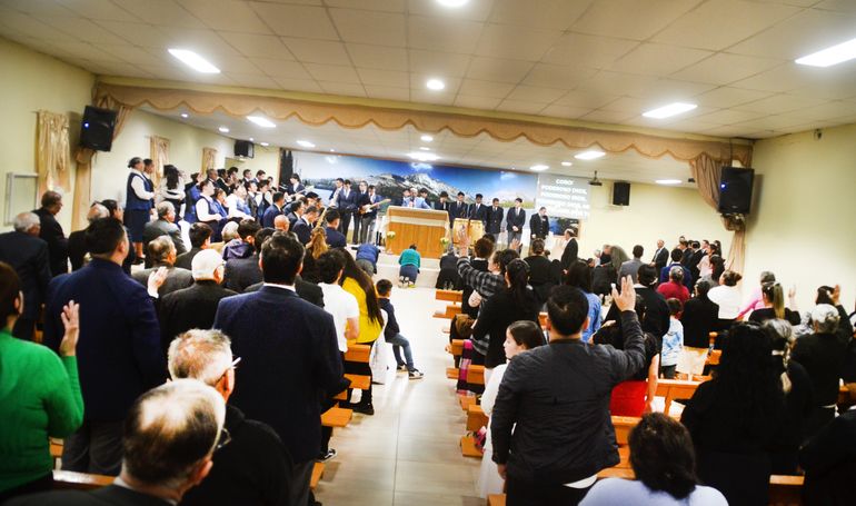 Festejos por los 60 años de la Iglesia Evangélica Unión Pentecostal