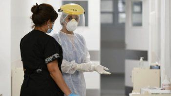 en un ano hubo 53921 casos confirmados de coronavirus