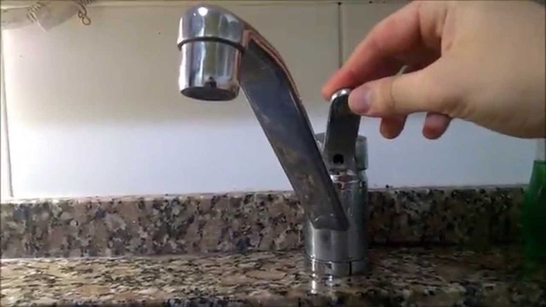 El truco casero para eliminar el sarro de las canillas, sin usar vinagre ni limón, según los expertos