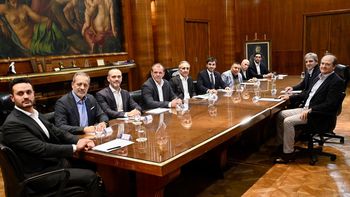 PAE llevará al RIGI una inversión de U$S 680 millones para potenciar Cerro Dragón. | LMCipolletti.com PAE llevará al RIGI una inversión de U$S 680 millones para potenciar Cerro Dragón.